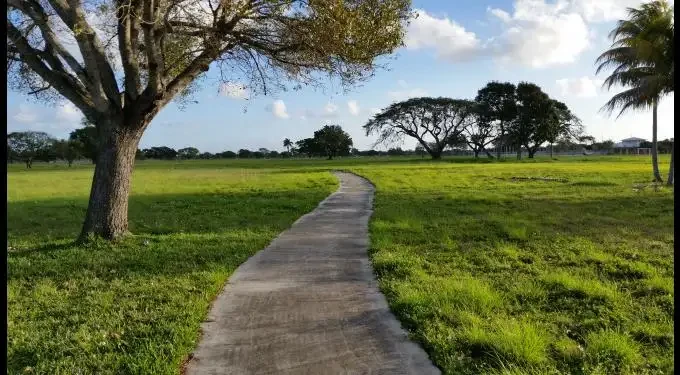 Course Luau au Air Reserve Park- Homestead — billede 1 af 3