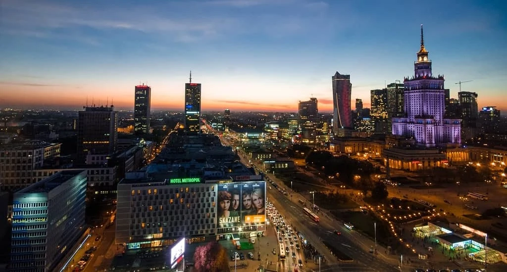 WIZZ AIR Warsaw Praski Night Half-marathon — image 1 sur 6